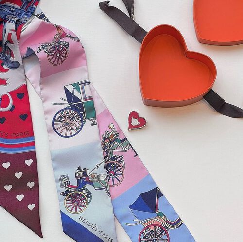 エルメス（HERMÈS）のスカーフリングの使い方。選び方や人気