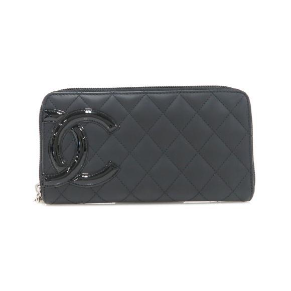 黒のシャネルの長財布