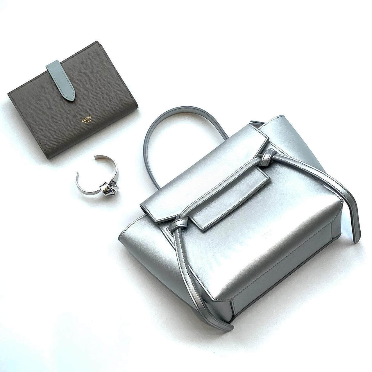 セリーヌのワンハンドルバッグと小物