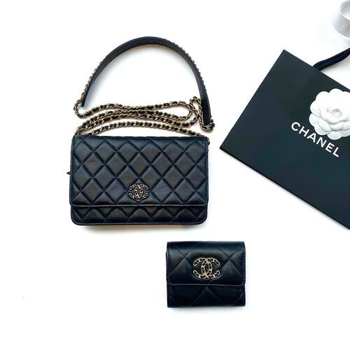 シャネルのキャビアスキンとは？特徴やおすすめアイテムを紹介