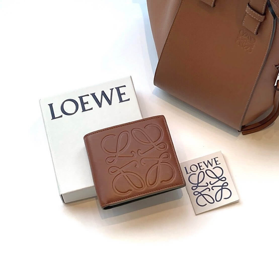 ロエベの財布とバッグ