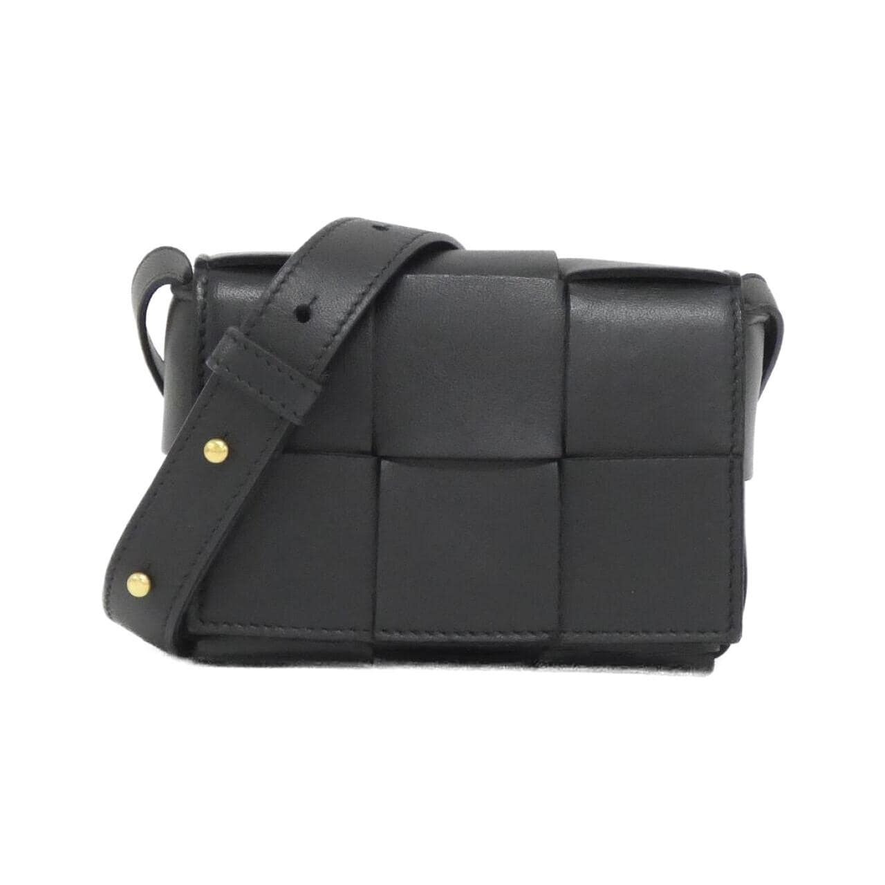 ボッテガ・ヴェネタの黒のカセットバッグ