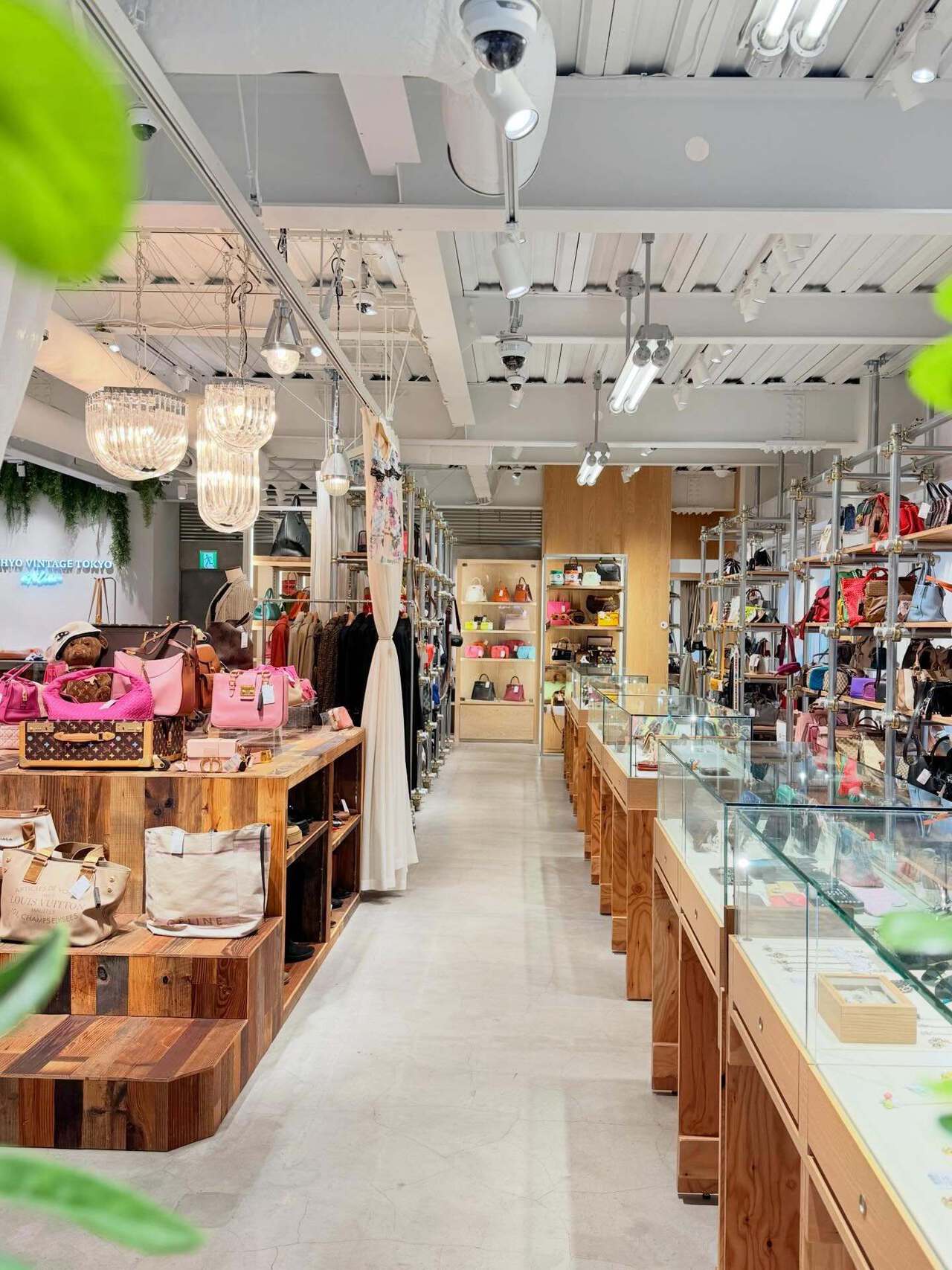 KOMEHYO VINTAGE TOKYO atelierの店内