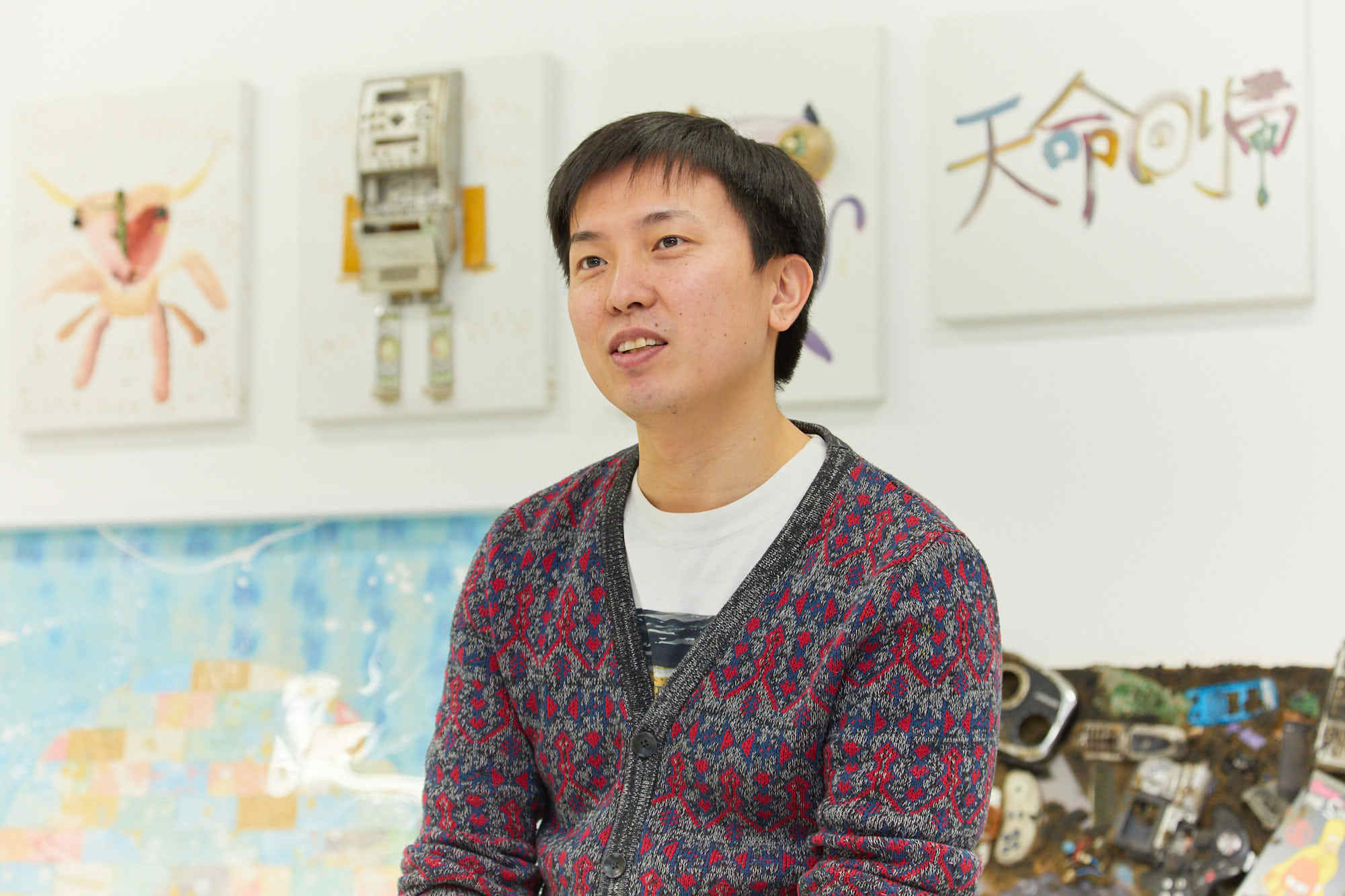 インタビューに答えるMAGOさん