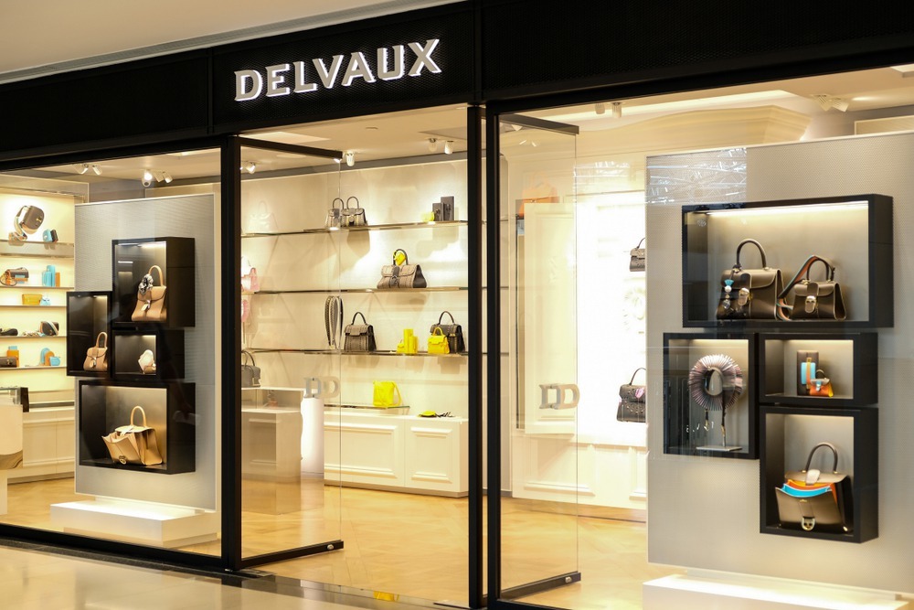 デルヴォーの店舗外観