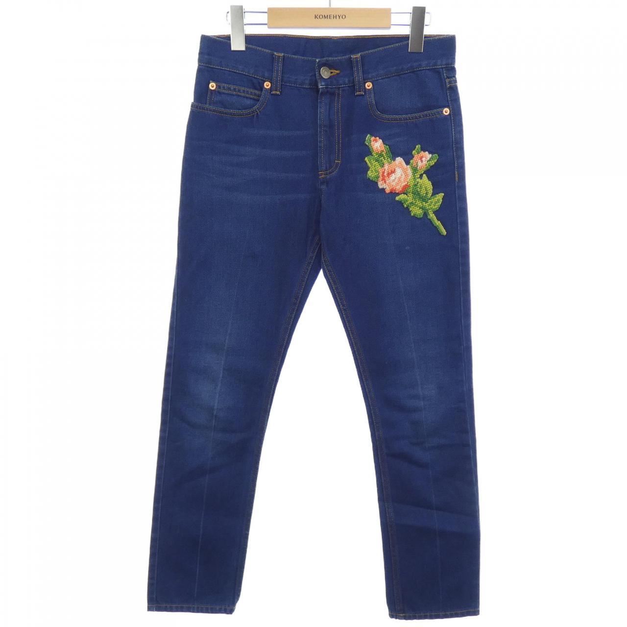グッチの花柄ステッチデニム