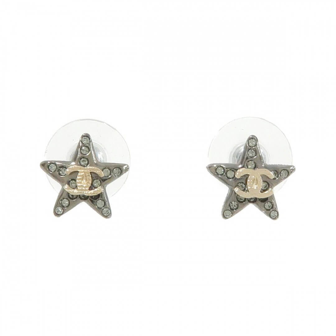 シャネルの星形ピアス