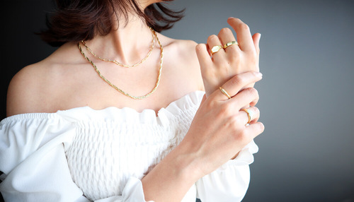 【強さと美しさを纏うデザイン】HERMES Amazone リング MMサイズ Amazone Hermes ring, large model | Hermès USA