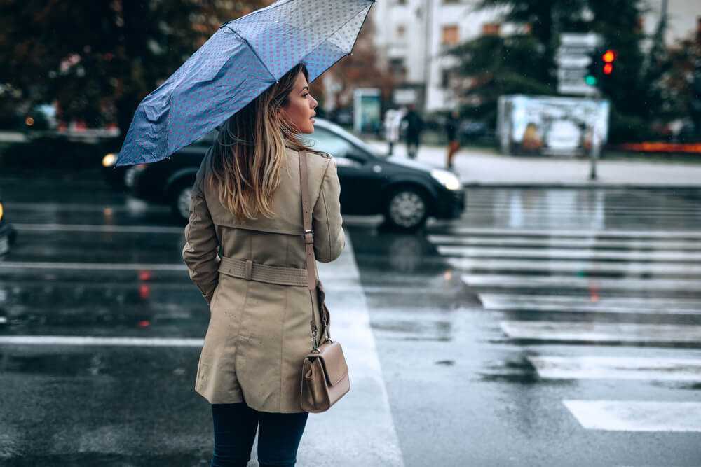 悩みがちな梅雨の服装 天気が悪くても快適でおしゃれなコーデを作るポイント